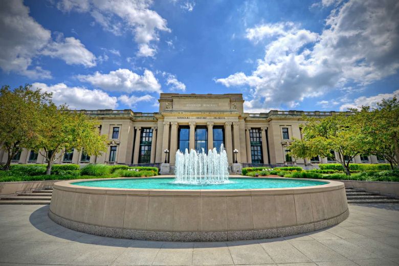A fountain in front of the Missouri History Museum in Forest Park.